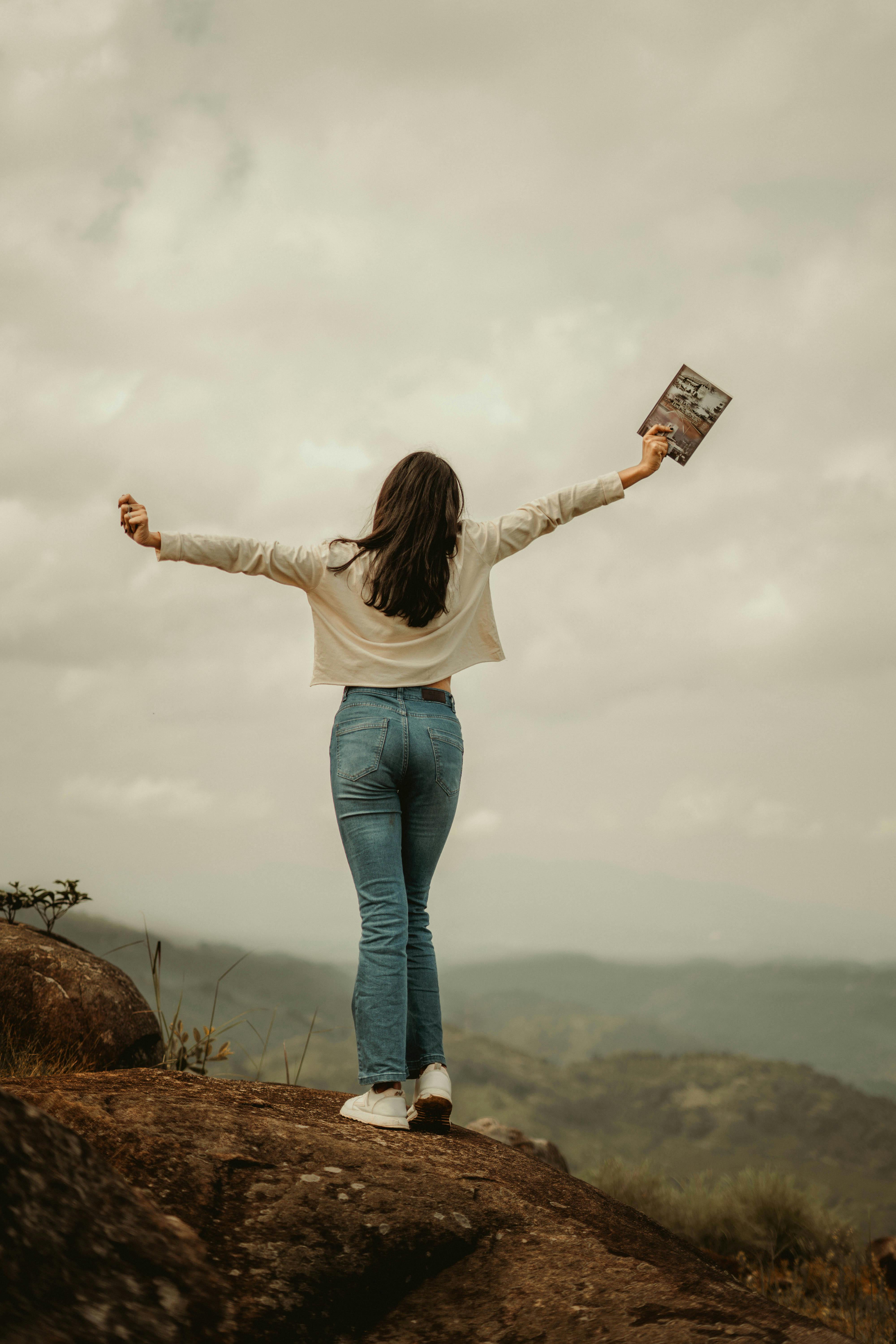 电影《铁轨夜行》海报